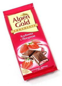 шоколадка "Alpen Gold" клубничная