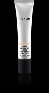 studio moisture tint LIGHT