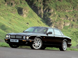 Jaguar XJR