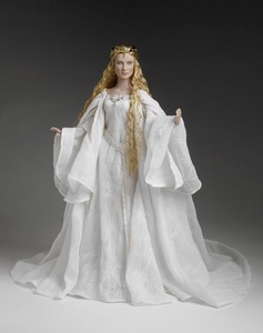 GALADRIEL, LADY OF LIGHT (16")