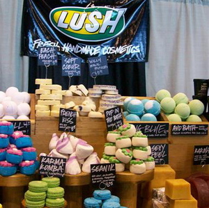 Что угодно из Lush