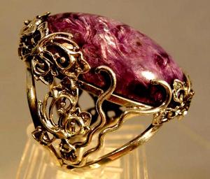Серебряное кольцо с чароитом
