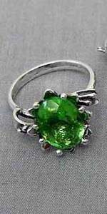 серебряное кольцо с оливином