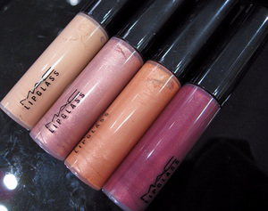 Блеск MAC Lipglass спокойных оттенков