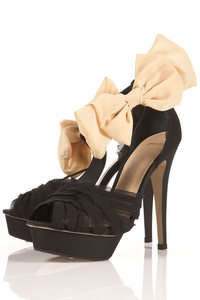 LILA BLACK BOW PLATFORM SANDALS