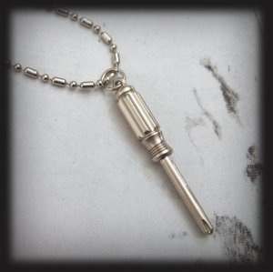 HANDY MAN, a screw necklace in silver