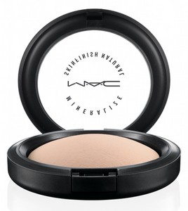 Пудра MAC Mineralize Skinfinish Natural