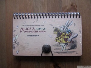 Alice’s in Wonderland — календарь-ежедневник