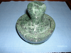 Мраморная зеленая ступка