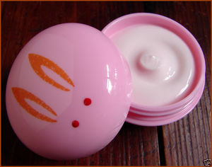 Japanese Usagi Manju 'MOMO' Peach Blossom Skin Cream