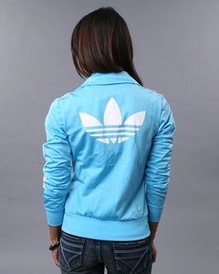 un chandail Adidas comme ca