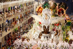 Погулять на бразильском карнавале!
