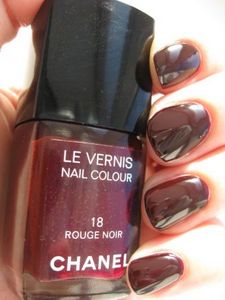 Chanel Le Vernis #18 Rouge Noir