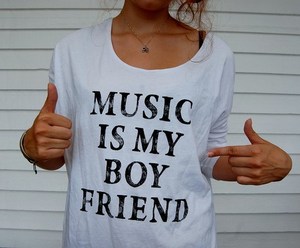 футболка Music is my boyfriend