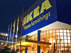 провести ночь в IKEA