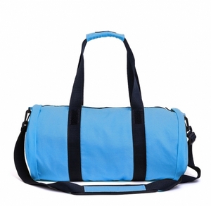 Фитнес-сумка (голубая либо светло-зеленая)