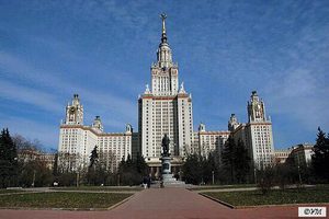 побывать на крыше МГУ