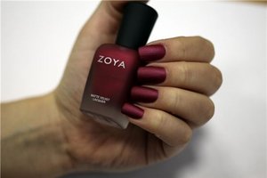 Лак Zoya