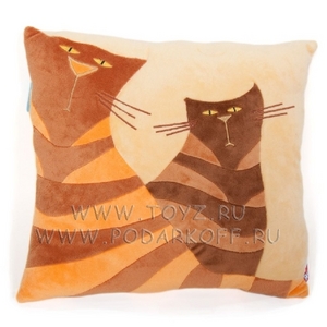 Коты-подушка