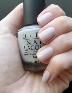 OPI Moon Over Mumbai NLI46