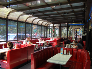 посетить Ресторан Starlite Diner