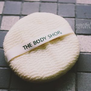 The body shop Facial Buffer