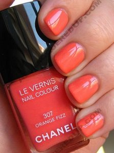 Chanel LE VERNIS nail colour orange fizz