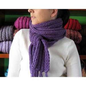 Вязаный шарф фиолетовый