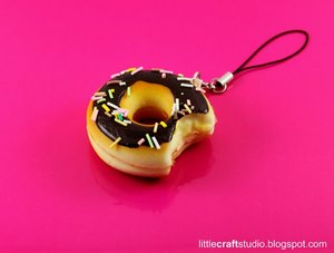 Donut mobile charm