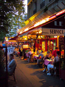 Trois jours &#224; Paris