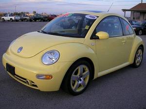 Volkswagen Beetle желтый