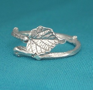 Ring grape leaf and twig silver natural bypass