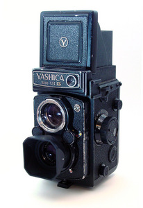 Yashica Mat 124G