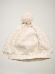 Cable knit pom hat