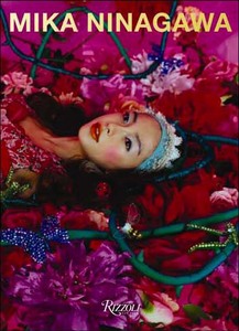 Книга с работами Mika Ninagawa