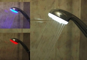 Насадка на душ с 7-ми цветной подсветкой воды