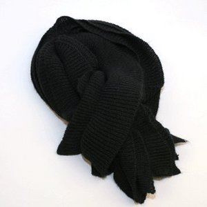 черный шарф
