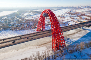 залезть на "Живописный мост"