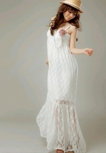Белоe длинное платье