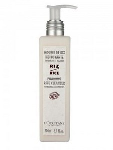 Riz Rice ultra-matte foaming face wash