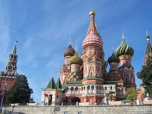 поехать в Москву к другу, увидеть город и потанцевать)))