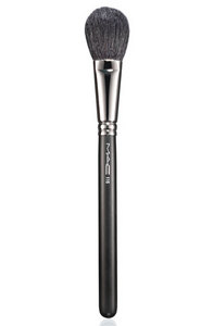 M·A·C 116 Blush Brush