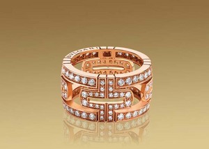 Bulgari PARENTESI large band ring in 18kt pink gold with full pav&#233; diamonds