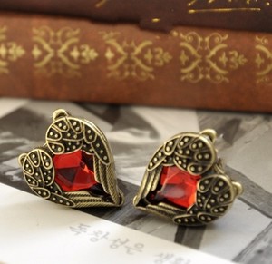 Vintage Style Bronze Angel Wings Feather Red Glass Crystal Heart Earring