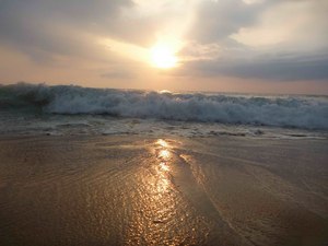 На море