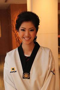 стать более доброжелательной к людям, которые меня окружают