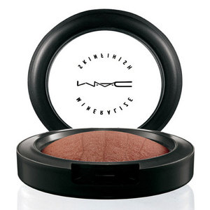 MAC Mineralize Skinfinish in Blonde