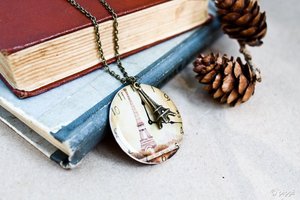 Медальон в форме Эйфелевой башни