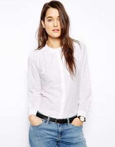 shirt with curved collar