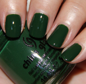 china glaze holly-day